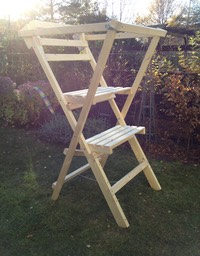 Ergebnis jagdpraktischer Ausbildung. Faltbarer Scherensitz.